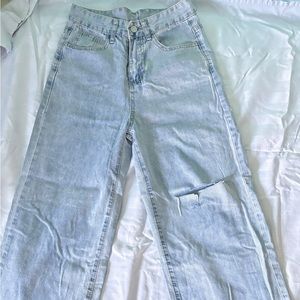 The jeans are from yesstyle in a size small.